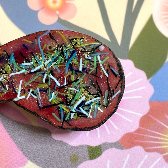 vintage enamel on copper quotation mark shaped brooch pink confetti - Picture 6 of 9